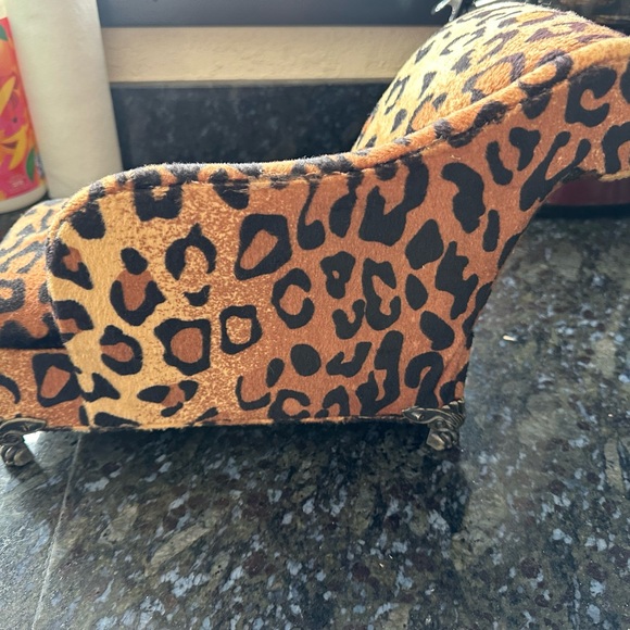 Animal Print Cheetah Jewelry Box Chaise Lounge Mini Doll Furniture - Picture 2 of 6
